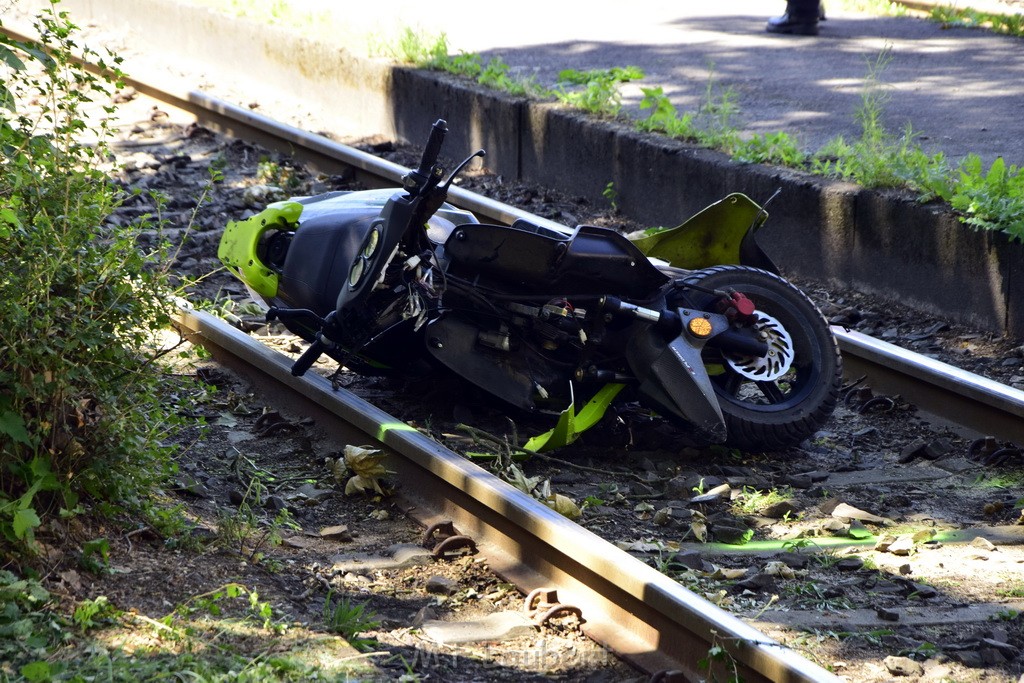 VU Roller KVB Bahn Koeln Luxemburgerstr Neuenhoefer Allee P117.JPG - Miklos Laubert